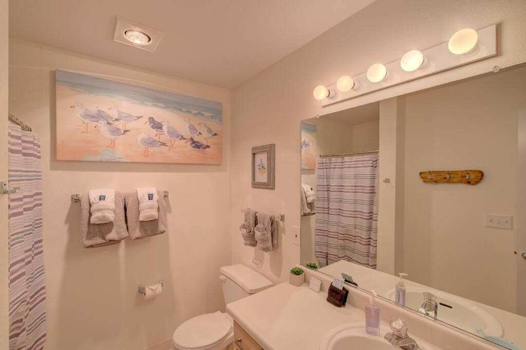 Beach Please-Updated Home With Ocean Views Лонг Бийч Екстериор снимка