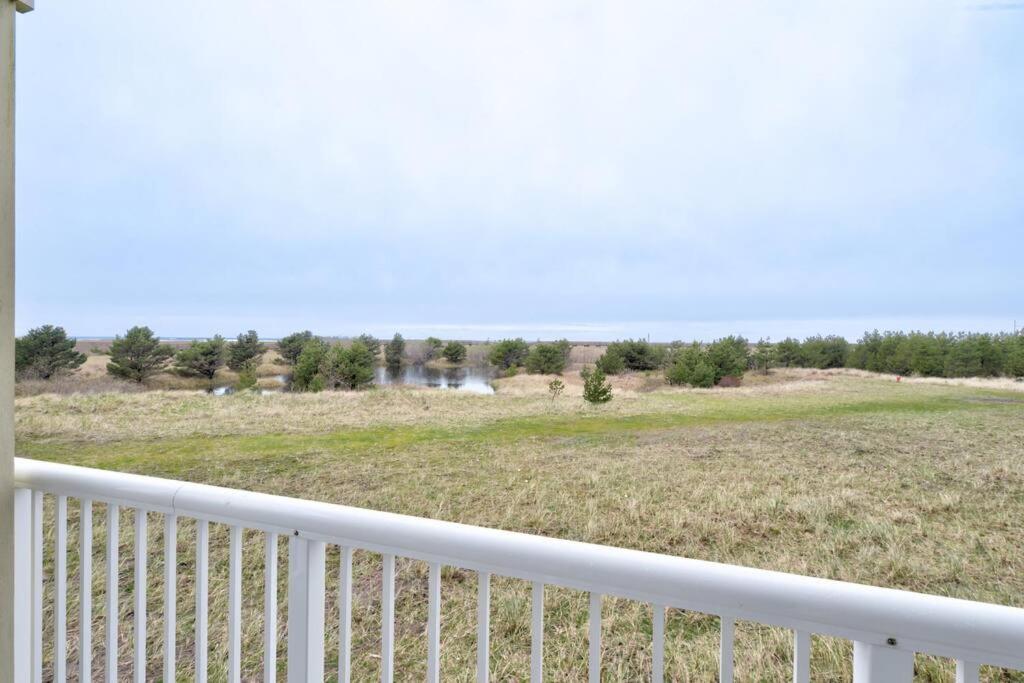Beach Please-Updated Home With Ocean Views Лонг Бийч Екстериор снимка